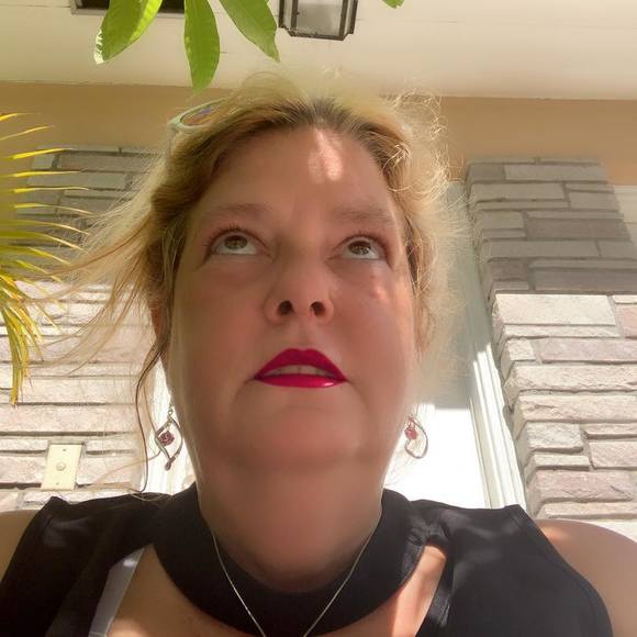 Meet your Posher, Aimee - Picture 1 of 1